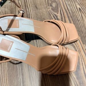 Dolce Vita Tan Strappy Square-Toe Block Heel Sandals